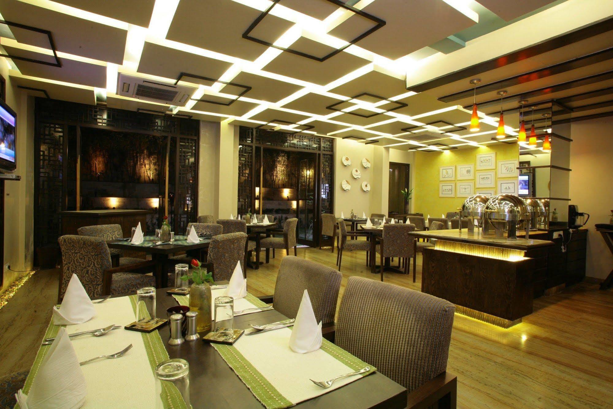 ​Justa Gurgaon Hotel Exterior photo