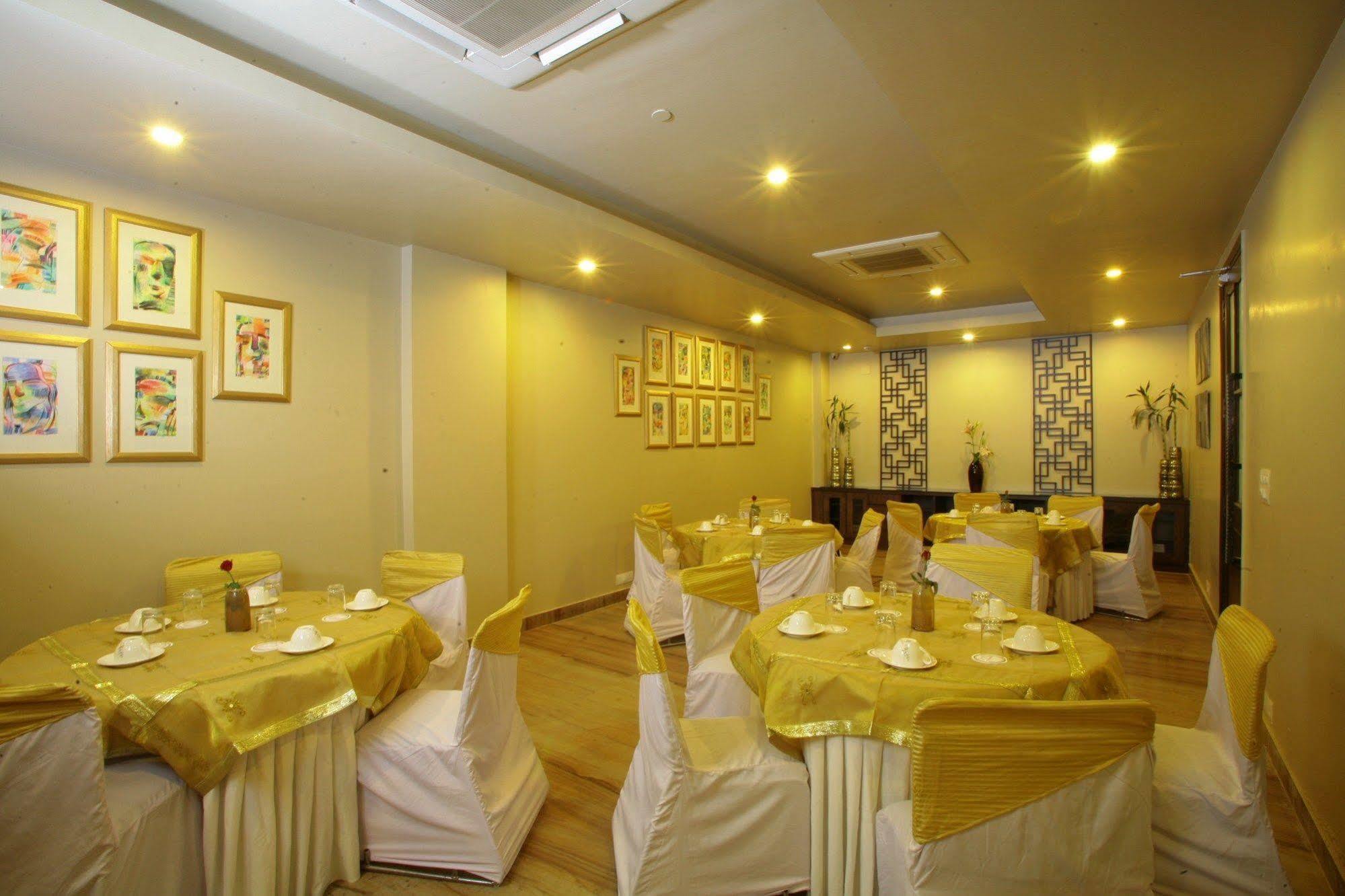 ​Justa Gurgaon Hotel Exterior photo