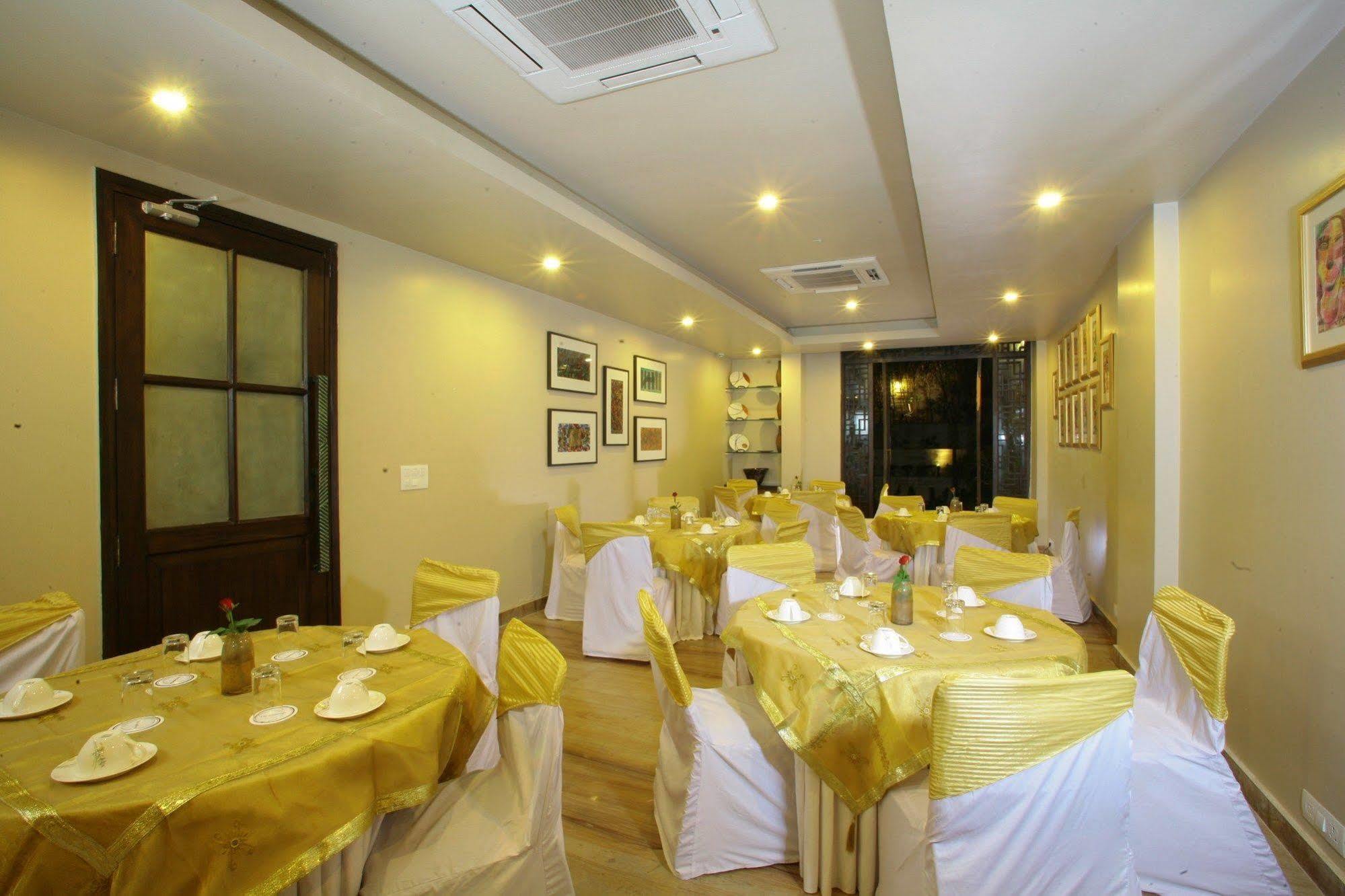 ​Justa Gurgaon Hotel Exterior photo