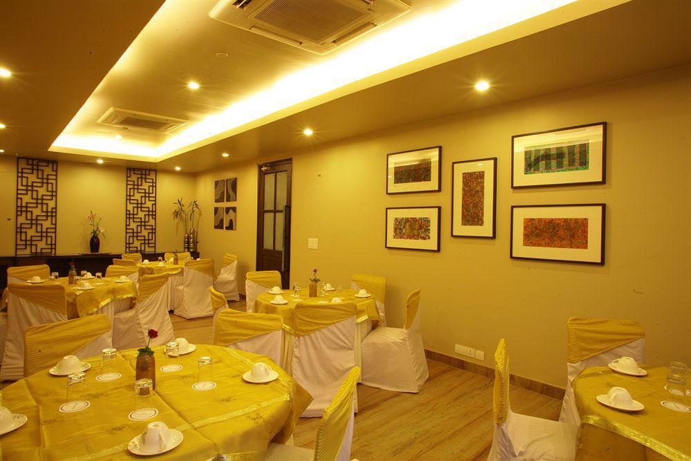 ​Justa Gurgaon Hotel Exterior photo